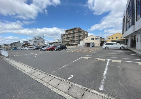 栗東市小柿６丁目の店舗事務所の駐車場
