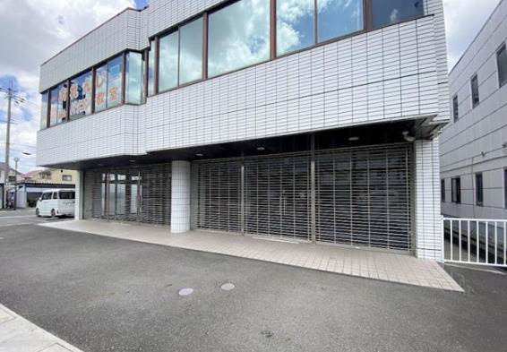 栗東市小柿６丁目の店舗事務所の駐車場