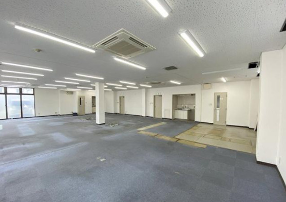 栗東市小柿６丁目の店舗事務所の内装