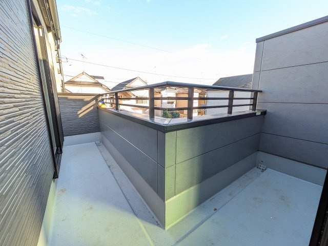 八王子市　子安町　新築一戸建て　２期のバルコニー|～陽当たりの良いバルコニー　洗濯物がよく乾きそうです～