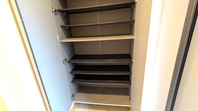 池上４１１７戸建の収納