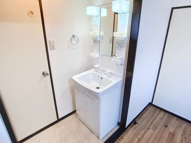 シャトルチタの洗面所