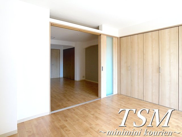 香里カーサヒルの洋室