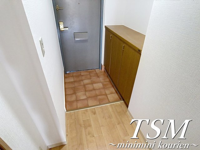 香里カーサヒルの玄関