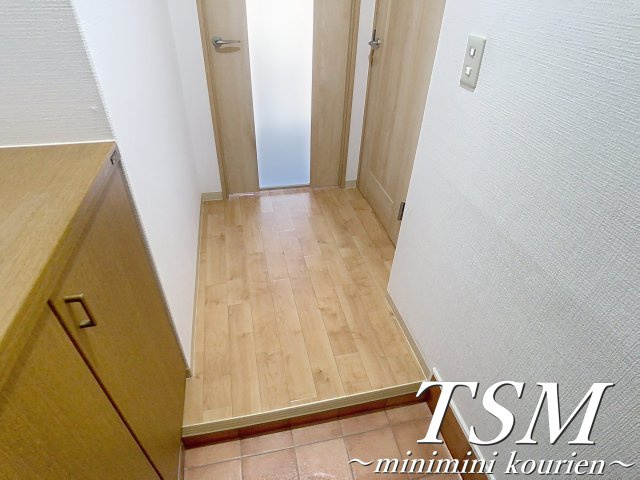 香里カーサヒルの玄関