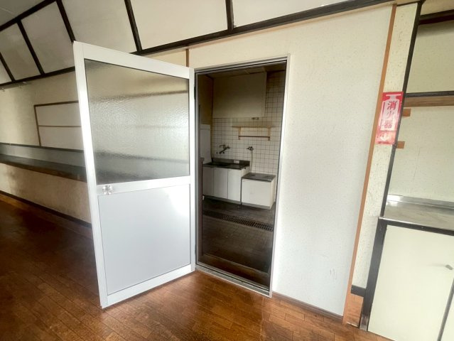 畝部西町貸店舗の内装