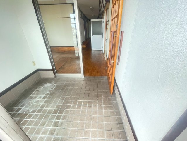 畝部西町貸店舗の内装