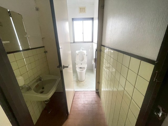 畝部西町貸店舗のトイレ