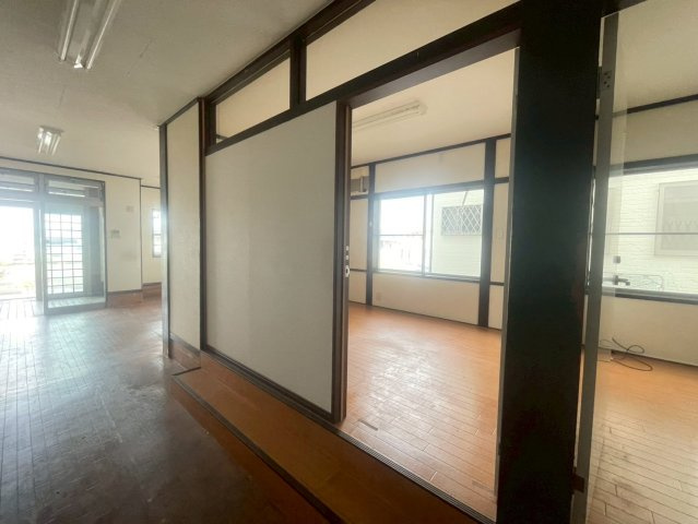 畝部西町貸店舗の内装