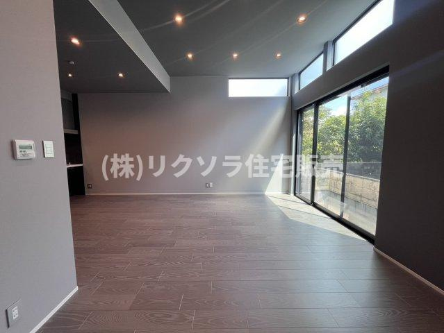 成田東町　未入居一戸建てのキッチン|LDK21.2帖
■物件内覧・資金計画相談・住宅ローン相談、リフォーム相談、お問合せ受付中■
※当日・翌日のご内覧、ご相談はお電話でのお問合せがスムーズです！