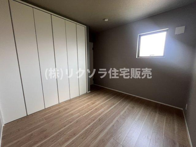 成田東町　未入居一戸建ての寝室|洋室5.6帖
■物件内覧・資金計画相談・住宅ローン相談、リフォーム相談、お問合せ受付中■
※当日・翌日のご内覧、ご相談はお電話でのお問合せがスムーズです！