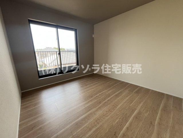 成田東町　未入居一戸建ての子供部屋|洋室6.6帖
■物件内覧・資金計画相談・住宅ローン相談、リフォーム相談、お問合せ受付中■
※当日・翌日のご内覧、ご相談はお電話でのお問合せがスムーズです！