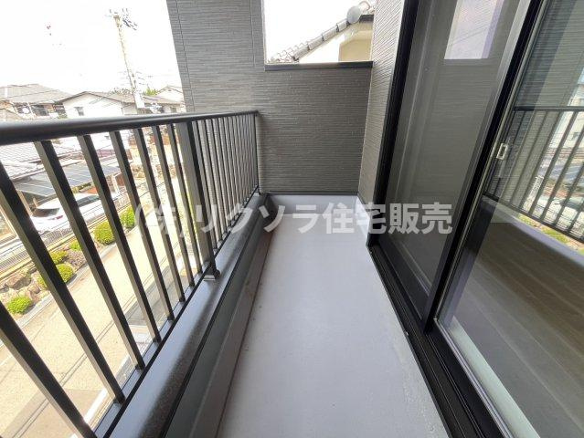 成田東町　未入居一戸建てのバルコニー|■物件内覧・資金計画相談・住宅ローン相談、リフォーム相談、お問合せ受付中■
※当日・翌日のご内覧、ご相談はお電話でのお問合せがスムーズです！