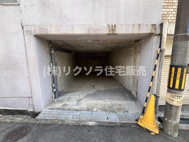 成田東町　未入居一戸建ての駐車場|1台駐車可
■物件内覧・資金計画相談・住宅ローン相談、リフォーム相談、お問合せ受付中■
※当日・翌日のご内覧、ご相談はお電話でのお問合せがスムーズです！