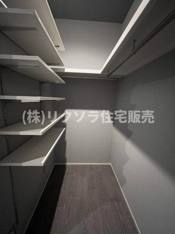 成田東町　未入居一戸建ての収納|玄関ファミクロ兼シューズクローゼット
■物件内覧・資金計画相談・住宅ローン相談、リフォーム相談、お問合せ受付中■
※当日・翌日のご内覧、ご相談はお電話でのお問合せがスムーズです！