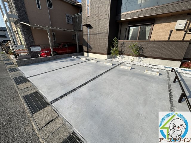 D-room沢野南の駐車場