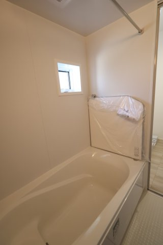 《仲介手数料無料》南区文蔵４丁目13-8新築一戸建てメルディアの浴室|撮影日 2025年11月20日 11:00 晴れ