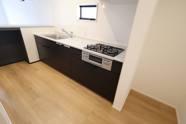 《仲介手数料無料》南区文蔵４丁目13-8(No.1)新築一戸建てメルディアのキッチン|撮影日 2025年11月20日 11:00 晴れ