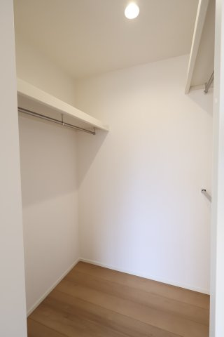 《仲介手数料無料》南区文蔵４丁目13-8新築一戸建てメルディアの収納|撮影日 2025年11月20日 11:00 晴れ