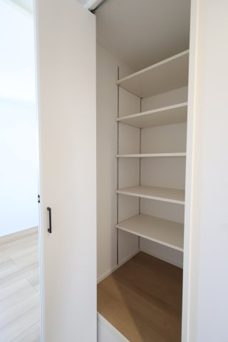 《仲介手数料無料》南区文蔵４丁目13-8(No.1)新築一戸建てメルディアの収納|撮影日 2025年11月20日 11:00 晴れ