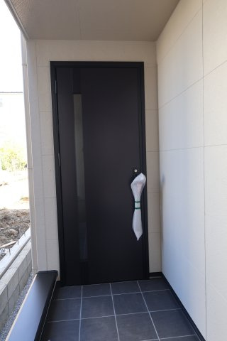 《仲介手数料無料》南区文蔵４丁目13-8(No.1)新築一戸建てメルディアの玄関|撮影日 2025年11月20日 11:00 晴れ