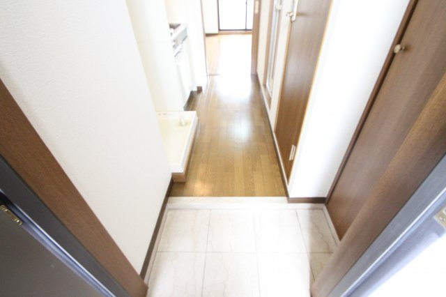 ビクトワール小阪の玄関