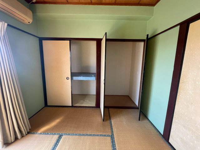 【寝室】 | ファミールHIRO B | 小さいけど、頼れる収納