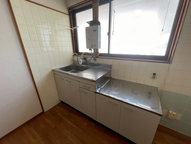 【キッチン】 | ファミールHIRO B | 広々キッチンで料理も楽しく