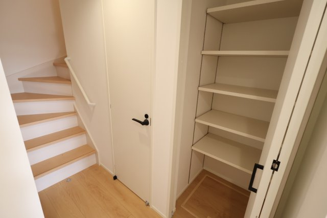 《仲介手数料無料》南区文蔵４丁目13-8新築一戸建てメルディアの収納|撮影日 2025年11月20日 11:00 晴れ