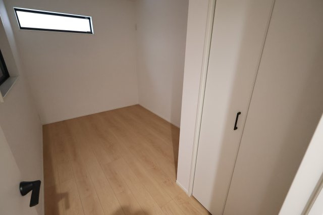 《仲介手数料無料》南区文蔵４丁目13-8新築一戸建てメルディアの収納|撮影日 2025年11月20日 11:00 晴れ