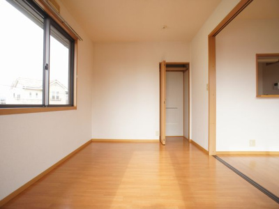 【子供部屋】 | レジデンス・ノヴァＣ | 家族が快適の過ごせるエアコンが付いています♪