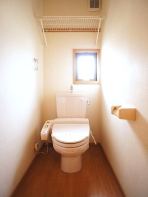 【トイレ】 | レジデンス・ノヴァＣ | 温水洗浄暖房便座機能付きです♪