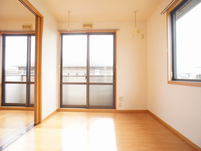 【居間・リビング】 | レジデンス・ノヴァＣ | 快適に過ごせるエアコン付きです♪