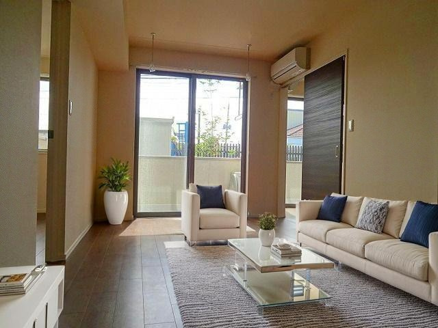 フェリーチェ・２の居間・リビング