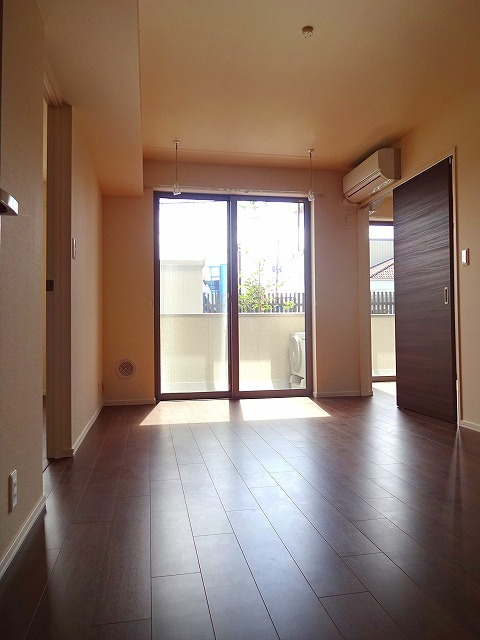 フェリーチェ・２の居間・リビング