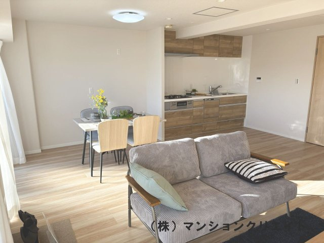 ダイアパレス西別院の居間・リビング|LDK18.3帖