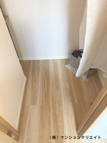 ダイアパレス西別院の収納|WIC内部