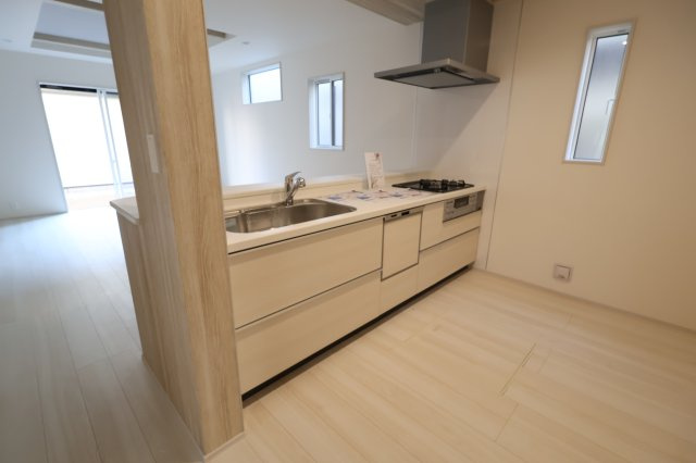 《仲介手数料無料》岩槻区上里１丁目4-18(2号棟)新築一戸建てブルーミングガーデンのキッチン