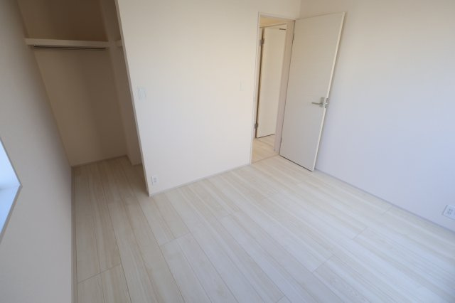 《仲介手数料無料》岩槻区上里１丁目4-18(2号棟)新築一戸建てブルーミングガーデンの洋室