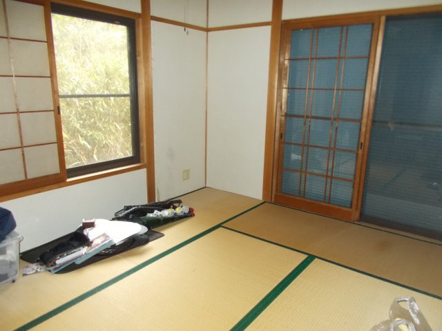 淡路市中田　売戸建の和室|畳の上でゆっくりとくつろげる和室です