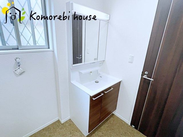 上尾市大字西門前　中古一戸建ての独立洗面台|独立洗面台あり、毎朝おしゃれに忙しい女性の方におすすめです