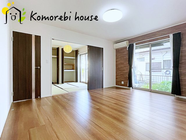 上尾市大字西門前　中古一戸建ての居間・リビング|おしゃれなリビングです