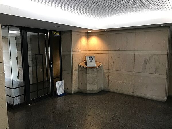 西葛西パーク・ホームズのエントランス