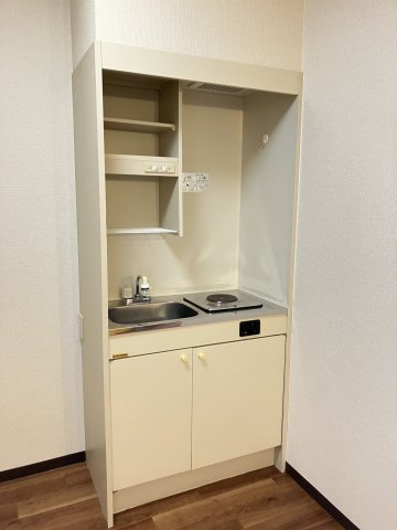 勇建ビルのキッチン