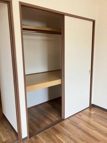 勇建ビルの収納