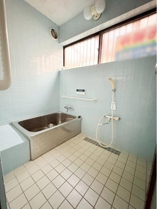 太秦棚森町のその他|【浴室】
窓付きの浴室は換気が出来てカビ対策にも◎