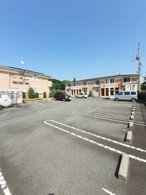 【駐車場】 | カーサ・フィオーレＡ | 駐車場があります