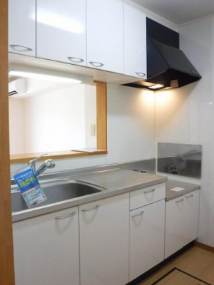 【キッチン】 | カーサ・フィオーレＡ | コンパクトなキッチンで掃除もラクラク