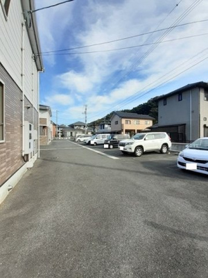 【駐車場】 | フルスナーエＢ | 駐車場があるので、車を買う予定の方も安心です