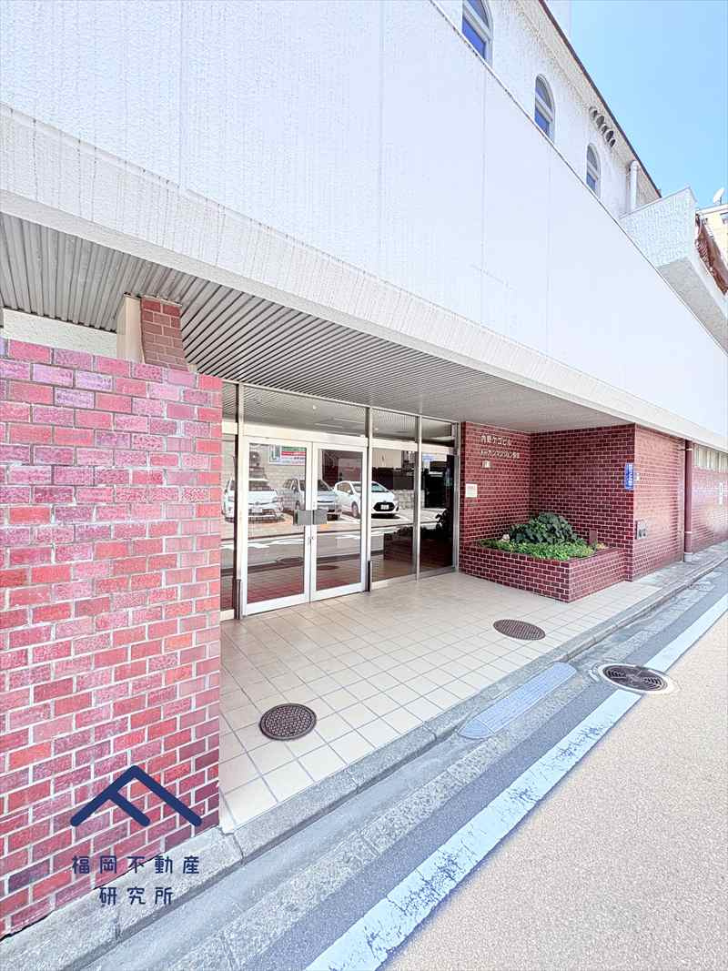 トーカンマンション警固・内野警固ビルのエントランス